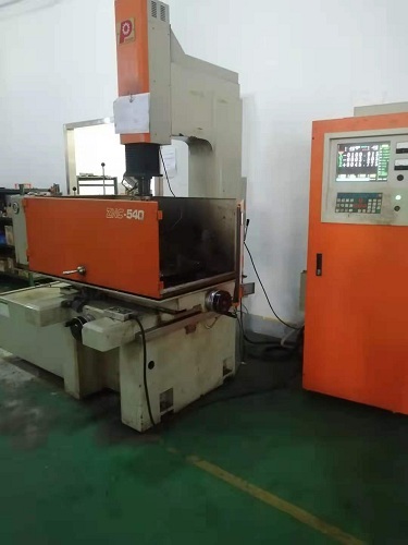 模具加工設(shè)備